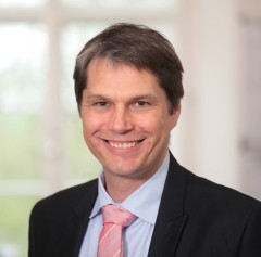 Dr. Felix  Enge